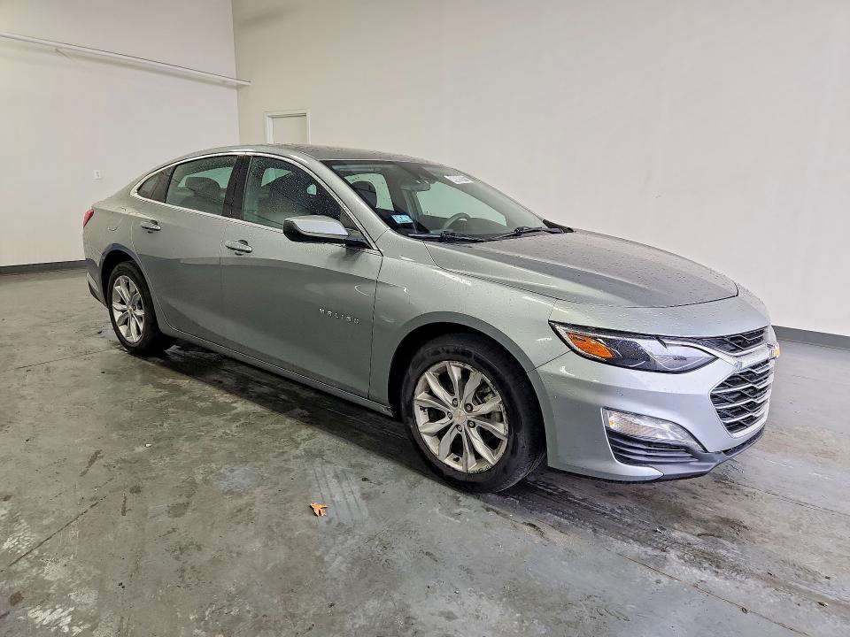 1G1ZD5ST3PF230180