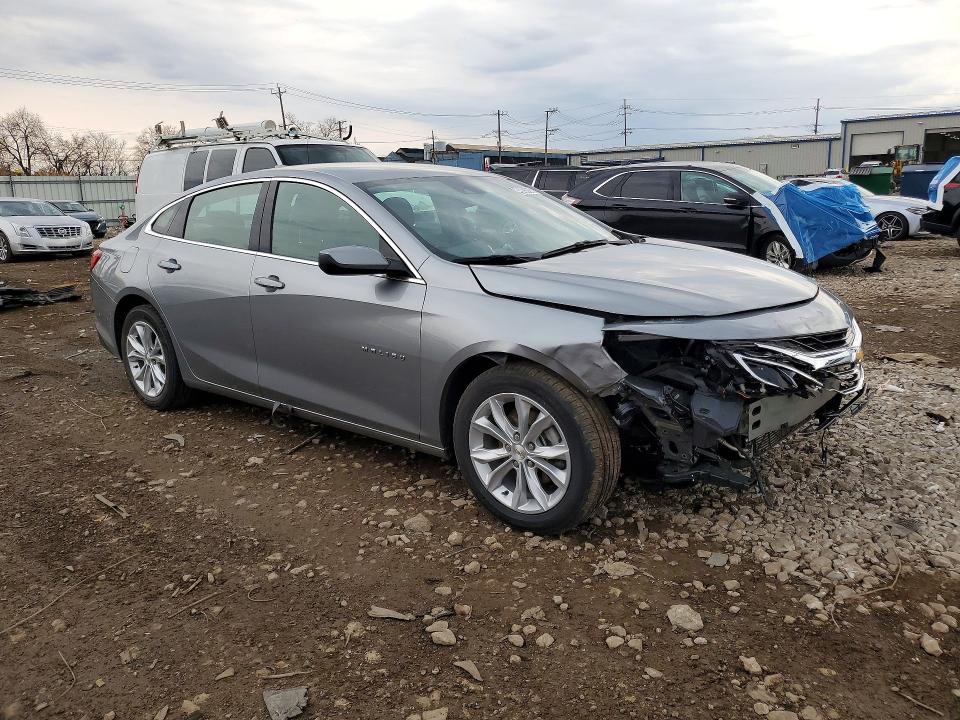 1G1ZD5ST8SF136045