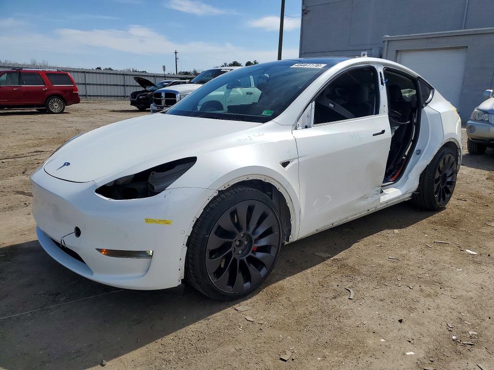 2022 TESLA MODEL Y — VIN 7SAYGDEFXNF308114