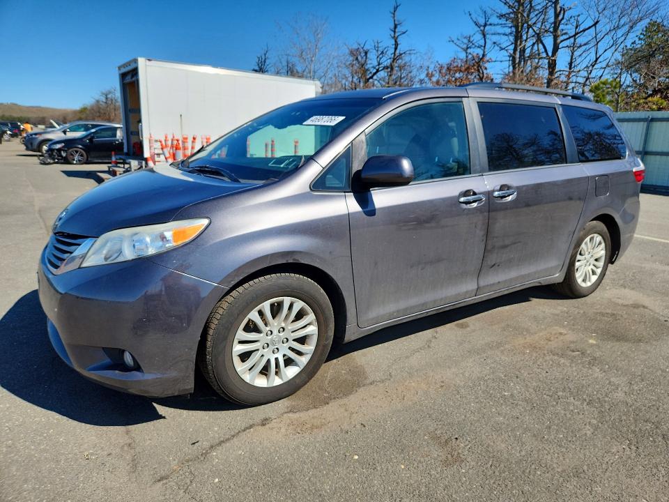 2017 TOYOTA SIENNA — VIN 5TDYZ3DC0HS784154