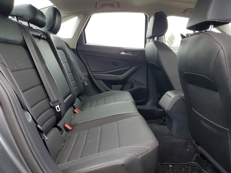 3VW7M7BU0RM081861