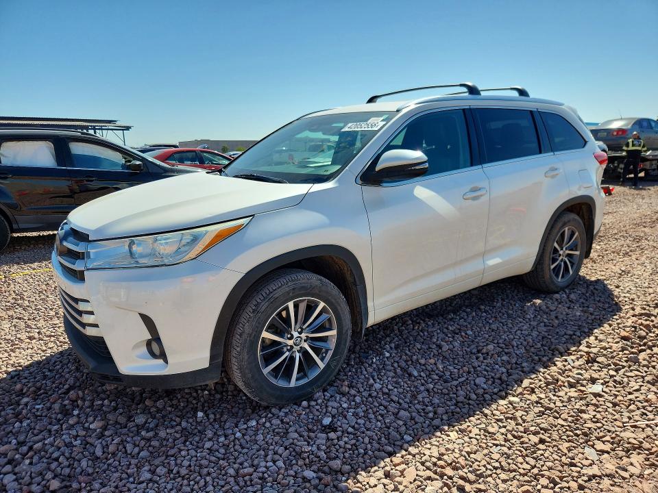 2018 TOYOTA HIGHLANDER — VIN 5TDJZRFH6JS558381