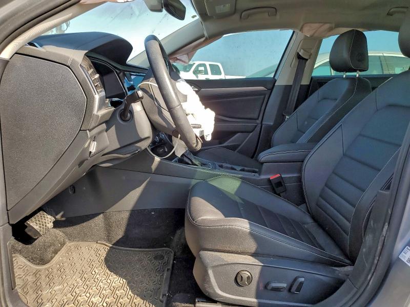 3VW7M7BUXRM059379