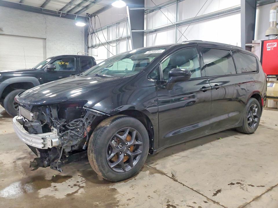 2019 CHRYSLER PACIFICA — VIN 2C4RC1EG3KR653067
