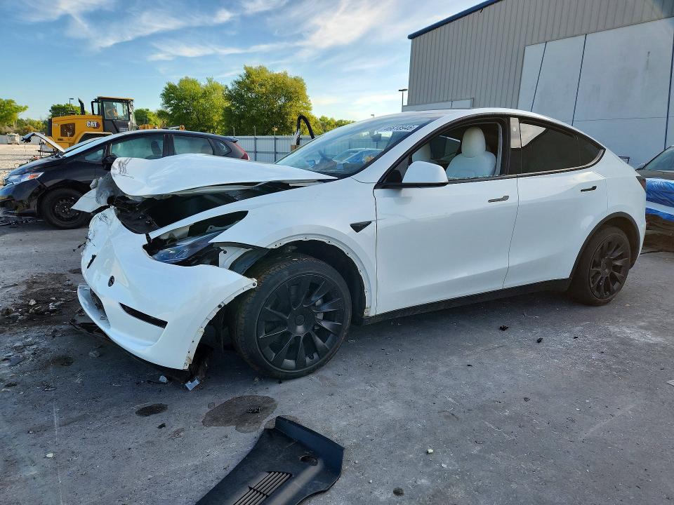 2023 TESLA MODEL Y — VIN 7SAYGAEE0PF647800