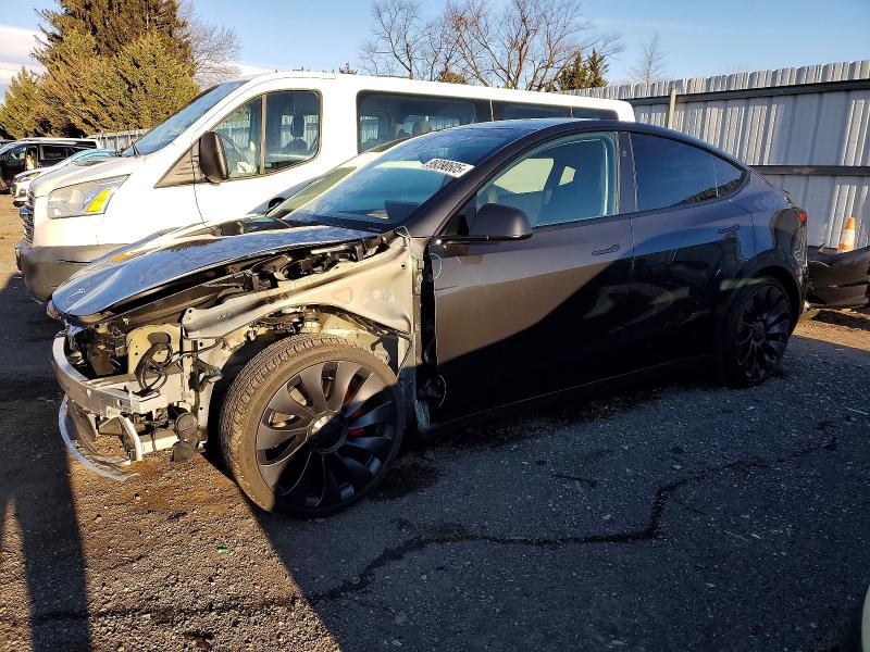 2024 TESLA MODEL Y — VIN 7SAYGDEFXRF040431