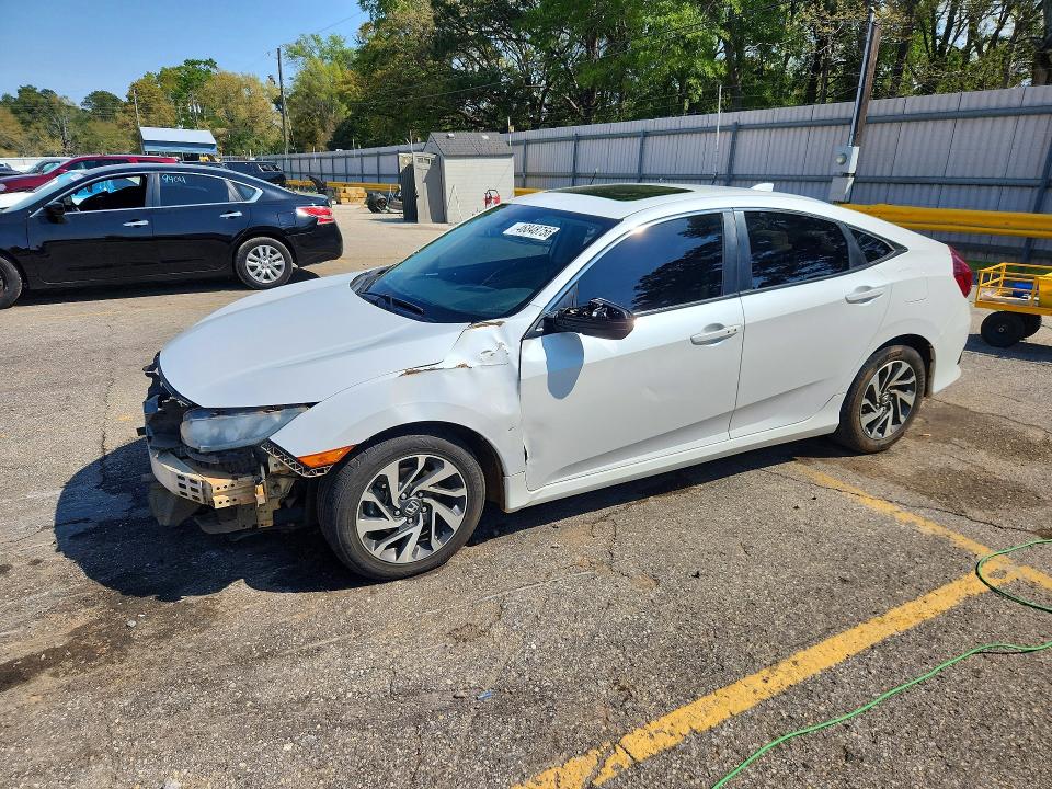 2018 HONDA CIVIC — VIN 19XFC2F74JE038924