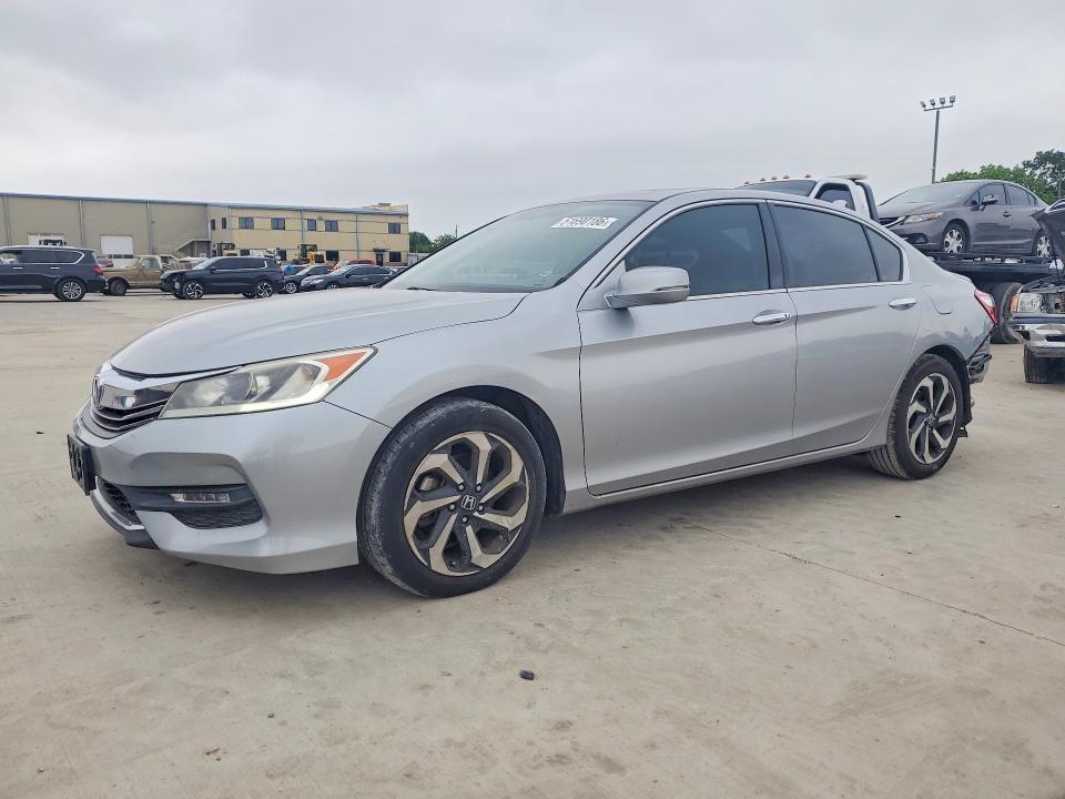 2017 HONDA ACCORD — VIN 1HGCR3F85HA029051