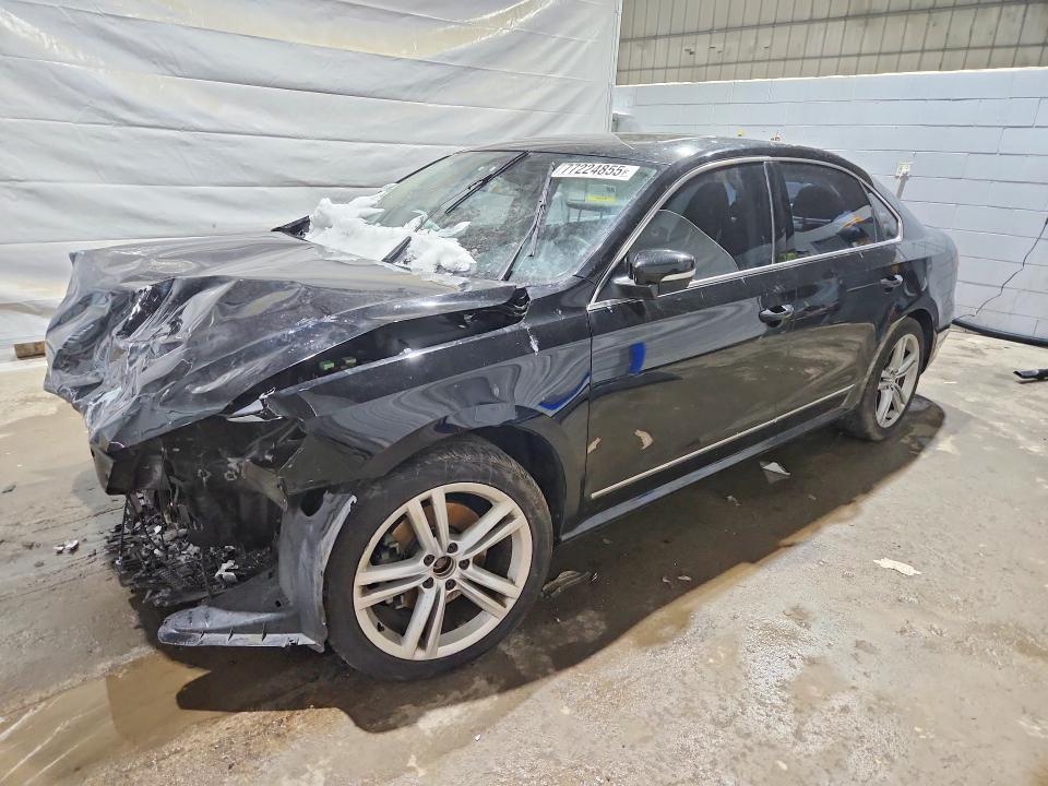 2015 VOLKSWAGEN PASSAT — VIN 1VWCV7A33FC008646