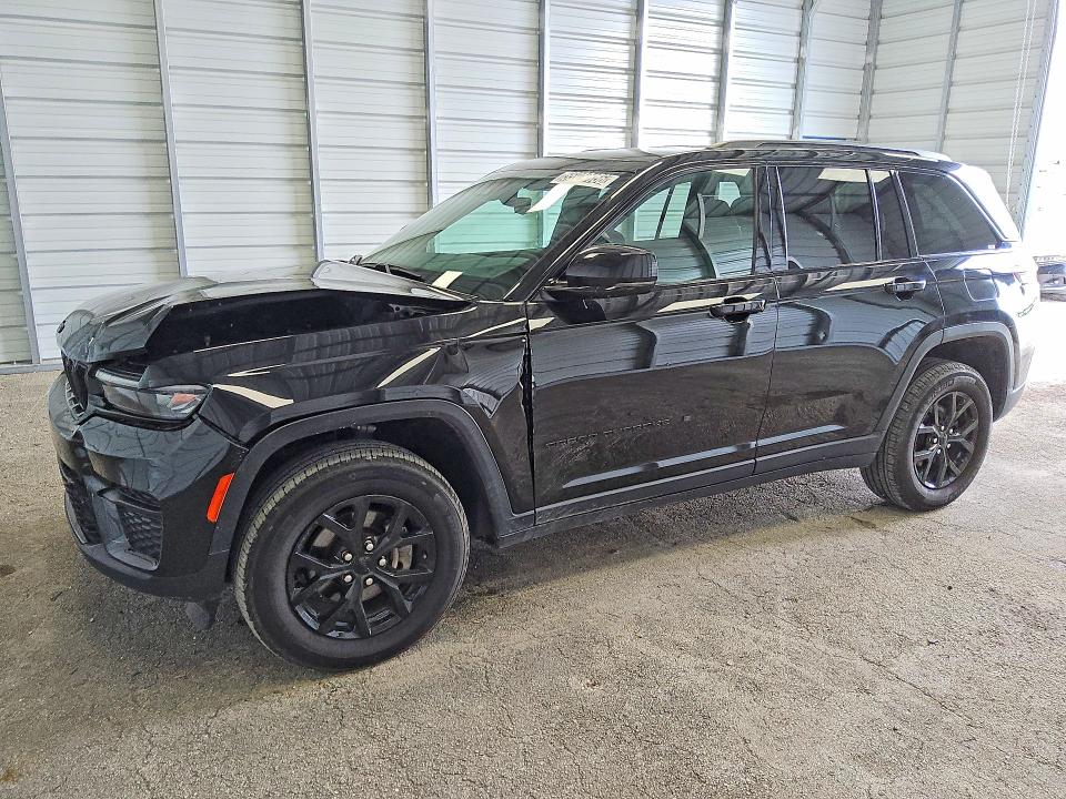 2024 JEEP GRAND CHEROKEE — VIN 1C4RJHAG7R8520032