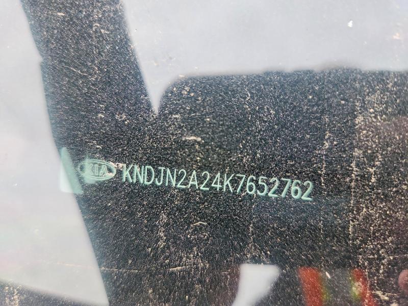 KNDJN2A24K7652762