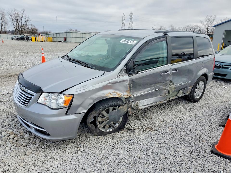 2015 CHRYSLER TOWN & COUNTRY — VIN 2C4RC1BG2FR618627