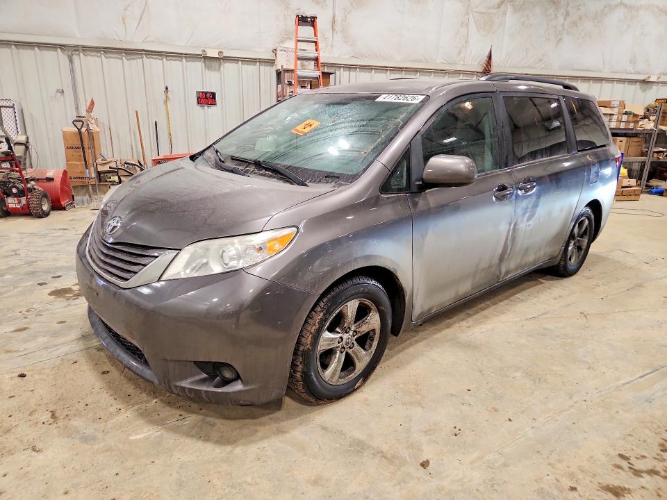 2016 TOYOTA SIENNA — VIN 5TDKK3DC0GS704067