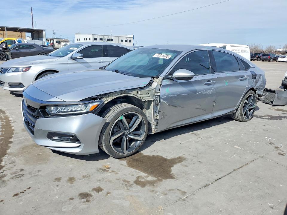 2018 HONDA ACCORD — VIN 1HGCV1F3XJA148918