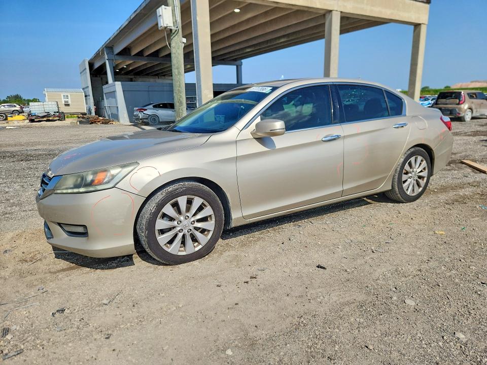 2015 HONDA ACCORD — VIN 1HGCR3F85FA007659