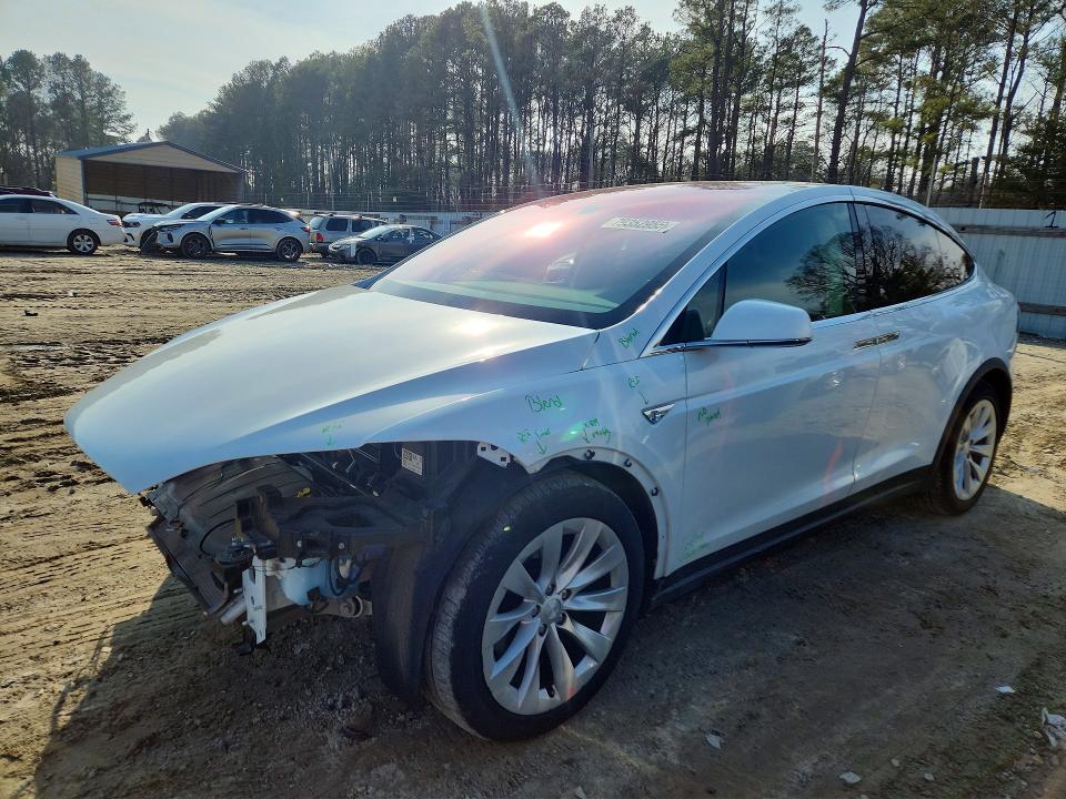 2016 TESLA MODEL X — VIN 5YJXCBE23GF022002