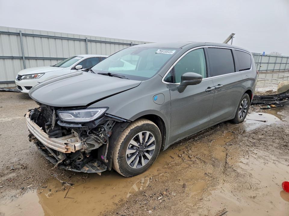 2022 CHRYSLER PACIFICA — VIN 2C4RC1L73NR121356