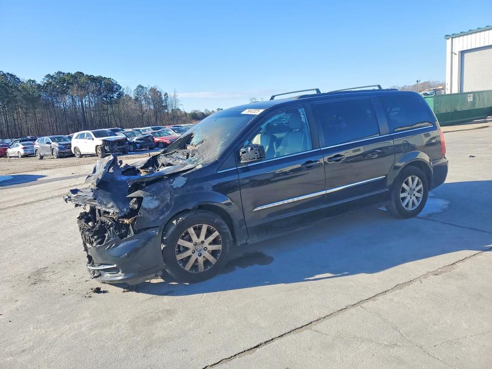 2015 CHRYSLER TOWN & COUNTRY — VIN 2C4RC1BG8FR695213