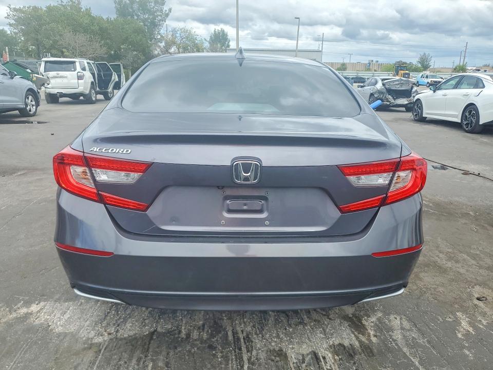 1HGCV1F12KA161582