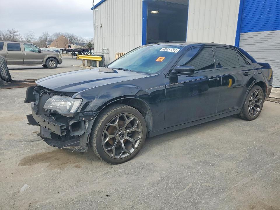 2018 CHRYSLER 300 — VIN 2C3CCAAG1JH256199