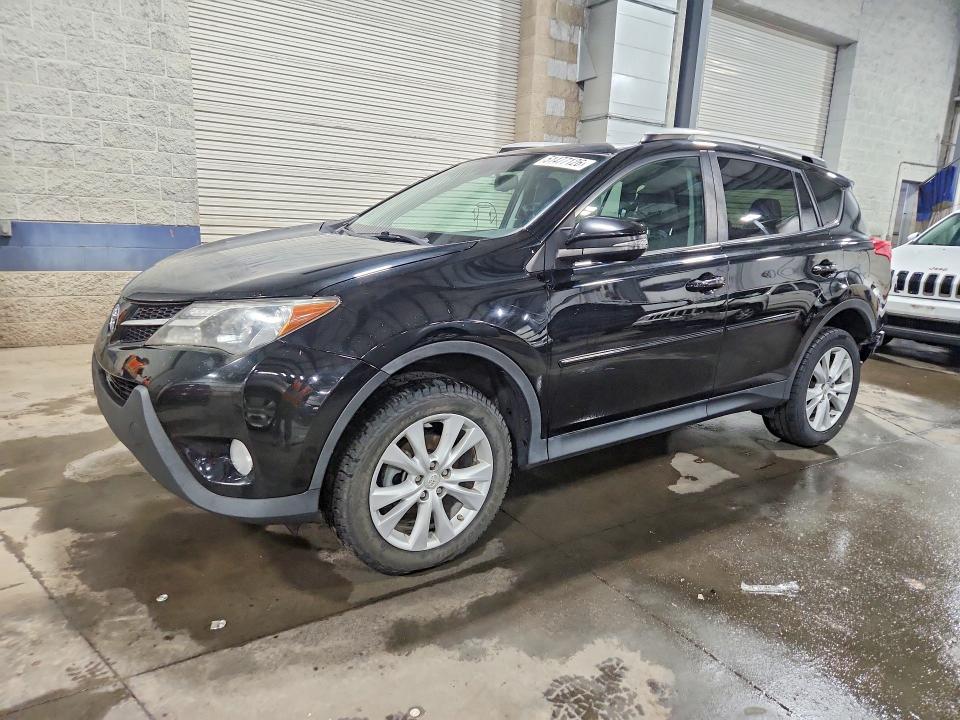 2015 TOYOTA RAV4 — VIN 2T3YFREV7FW158012