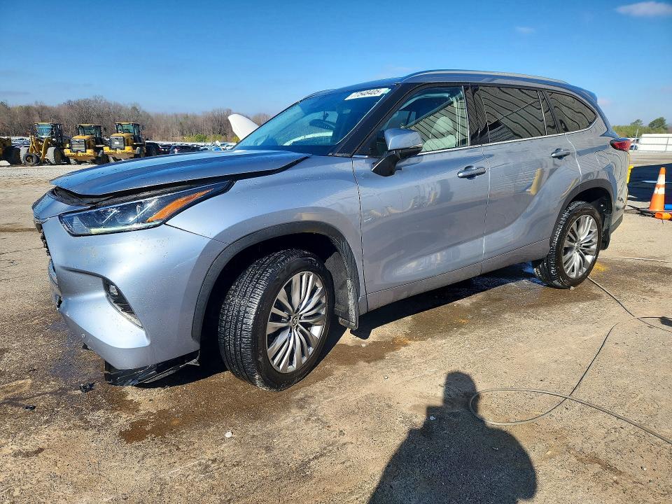 2021 TOYOTA HIGHLANDER — VIN 5TDFZRBH8MS120106