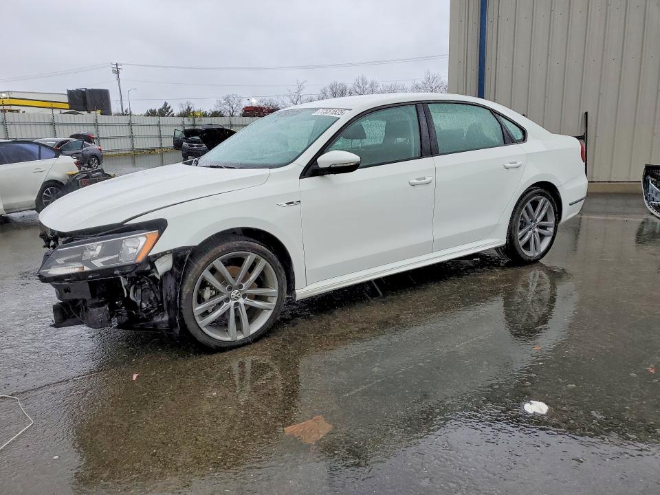 2018 VOLKSWAGEN PASSAT — VIN 1VWAA7A38JC008055