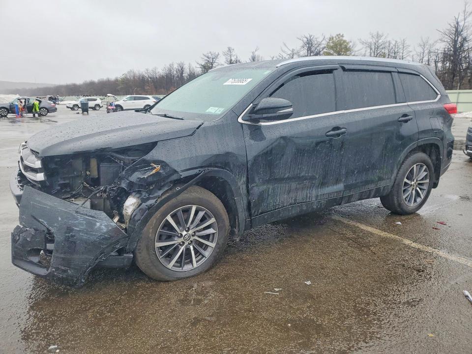 2017 TOYOTA HIGHLANDER — VIN 5TDJZRFH3HS516597