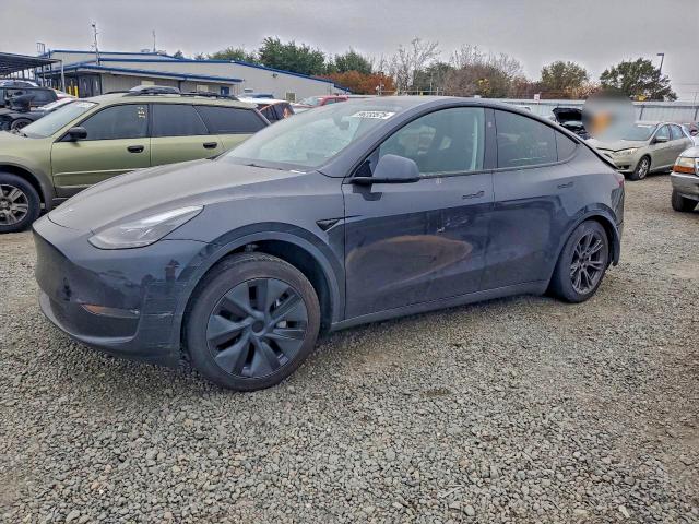 2024 TESLA MODEL Y — VIN 7SAYGAEE3RF121437