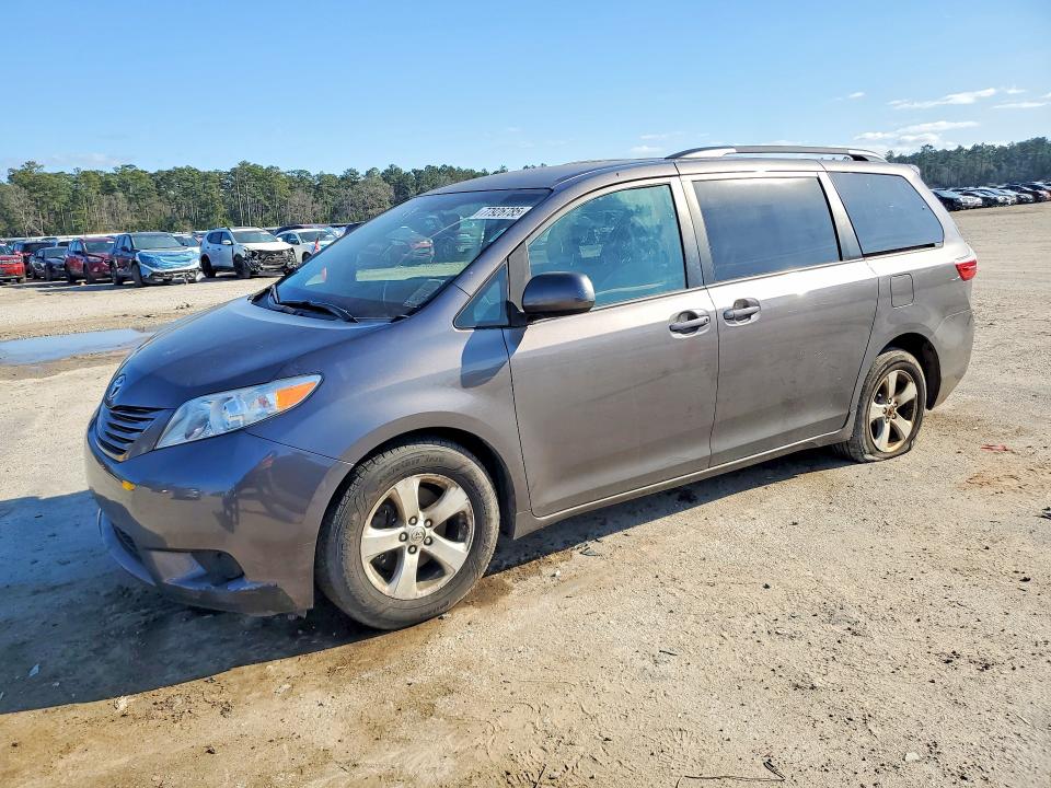 2017 TOYOTA SIENNA — VIN 5TDKZ3DC3HS812339