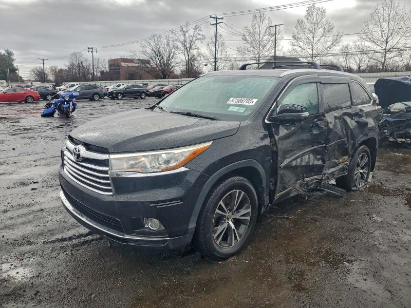 2016 TOYOTA HIGHLANDER — VIN 5TDJKRFH8GS267572