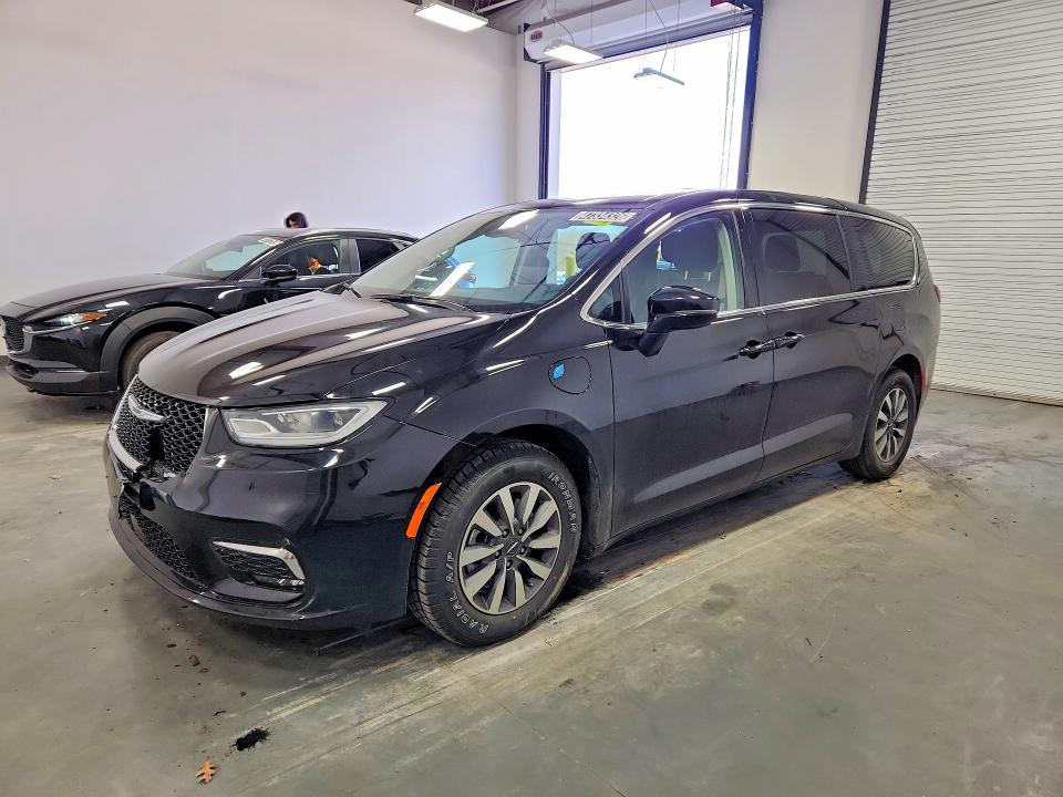 2024 CHRYSLER PACIFICA — VIN 2C4RC1S77RR156781