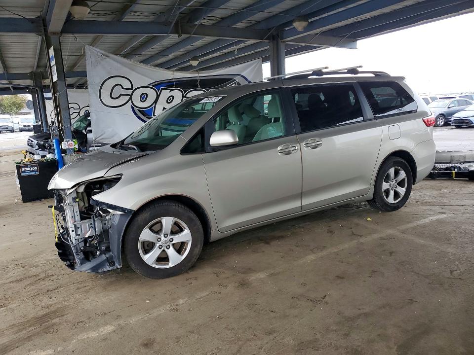 2016 TOYOTA SIENNA — VIN 5TDKK3DC7GS720766