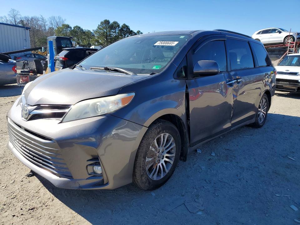 2018 TOYOTA SIENNA — VIN 5TDYZ3DC8JS919922