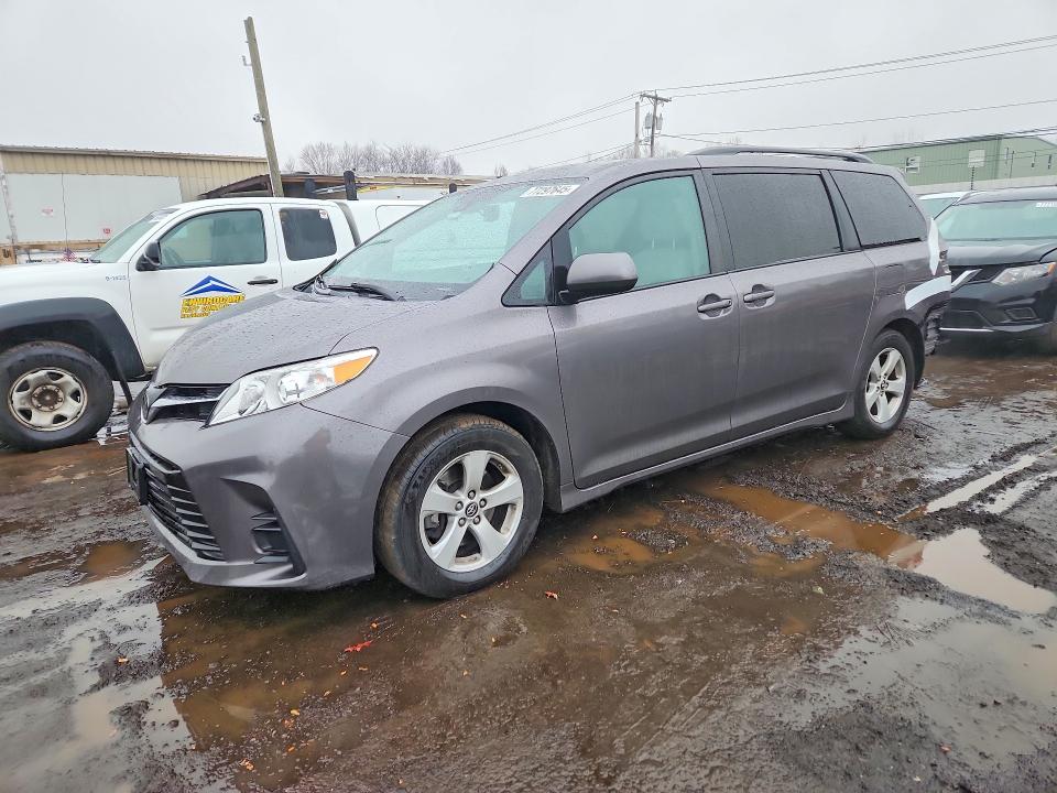 2019 TOYOTA SIENNA — VIN 5TDKZ3DC4KS969384