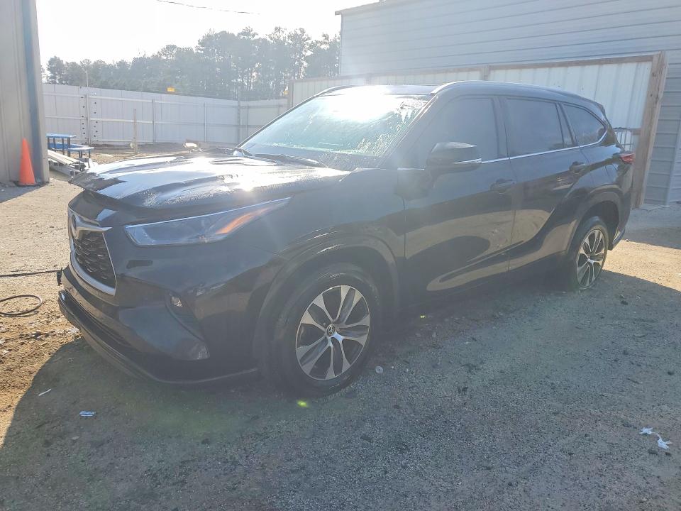 2022 TOYOTA HIGHLANDER — VIN 5TDGZRAH5NS547461