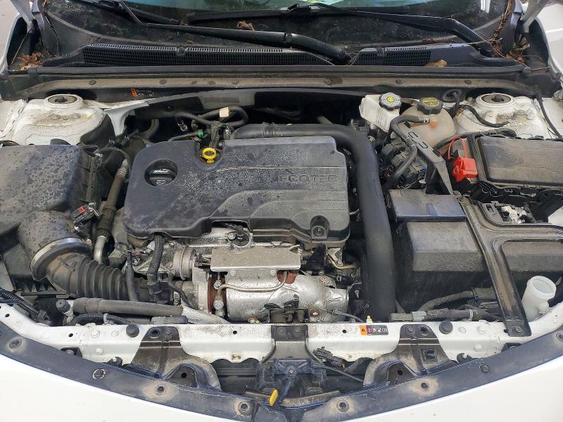 1G1ZD5ST2RF215902