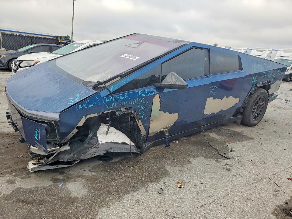 2024 TESLA CYBERTRUCK — VIN 7G2CEHED5RA051382