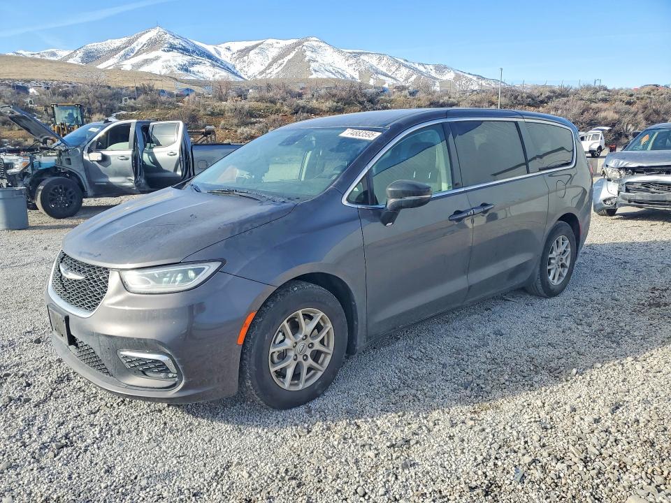2023 CHRYSLER PACIFICA — VIN 2C4RC1BG2PR596985