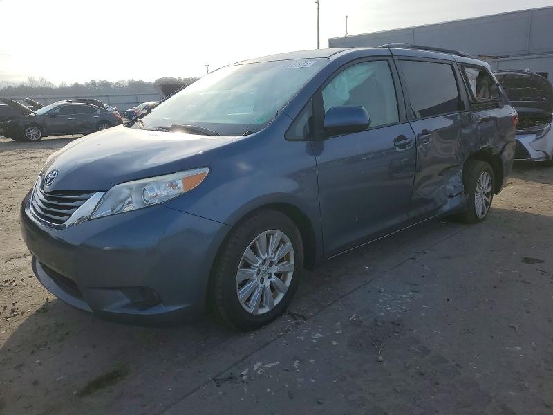 2015 TOYOTA SIENNA L — VIN 5TDJK3DC8FS110692