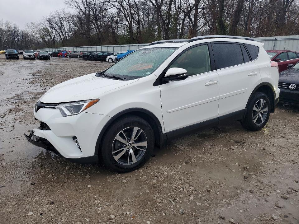 2017 TOYOTA RAV4 — VIN JTMRFREV5HJ173551