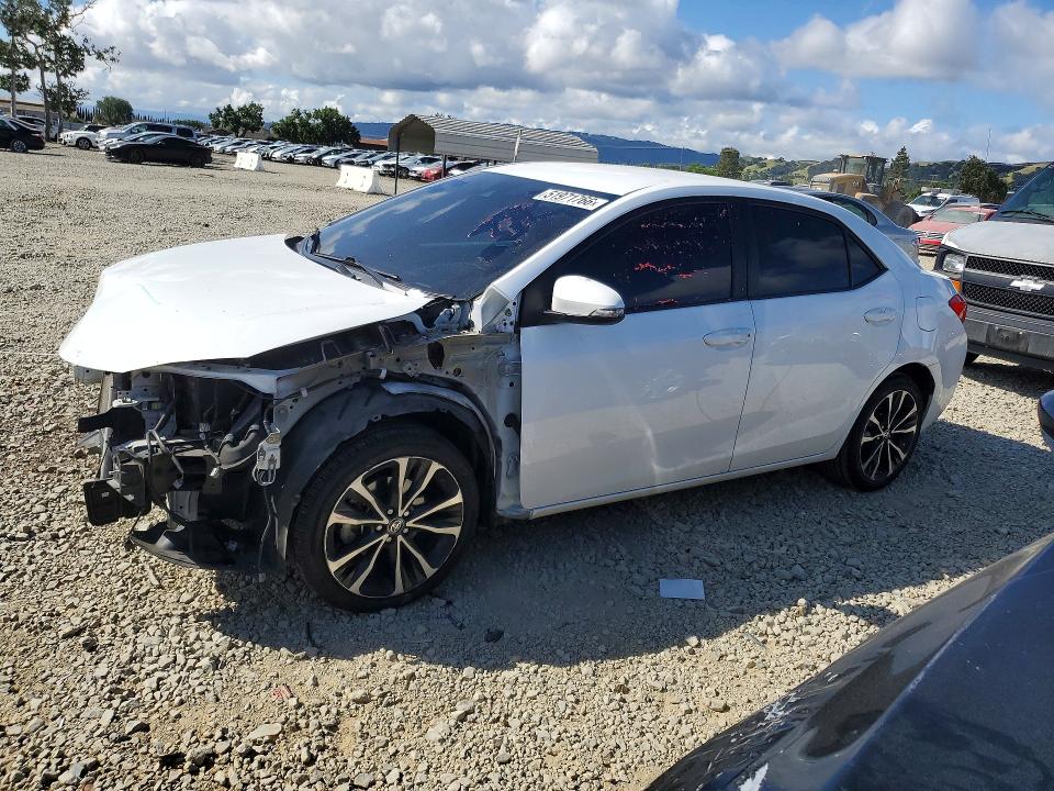 2018 TOYOTA COROLLA — VIN 2T1BURHE8JC124025