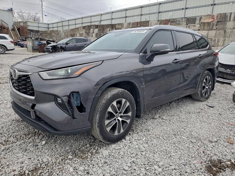 2022 TOYOTA HIGHLANDER — VIN 5TDGZRBHXNS586996