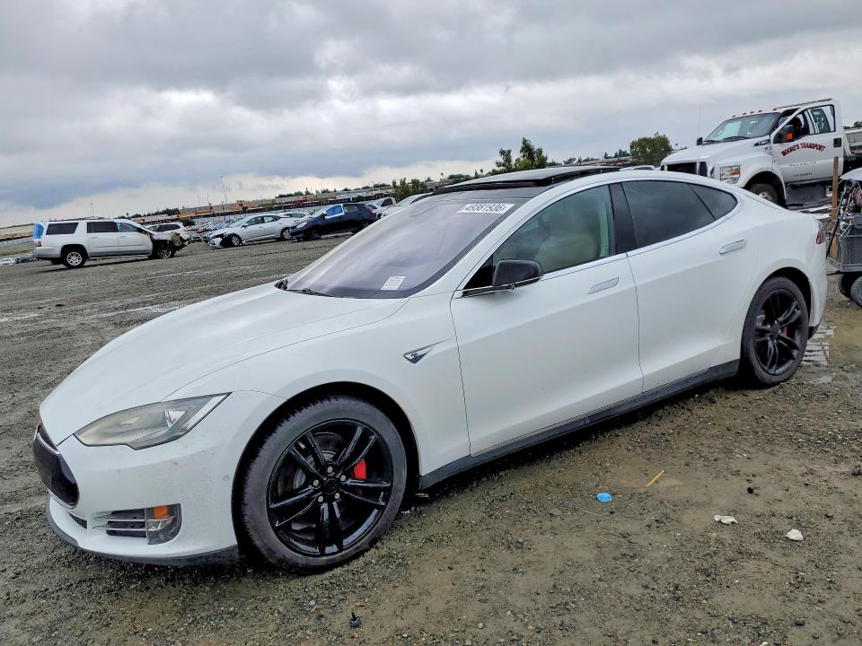 2015 TESLA MODEL S — VIN 5YJSA1H18FF096706