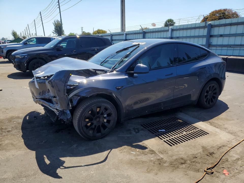2023 TESLA MODEL Y — VIN 7SAYGDEE7PA141475