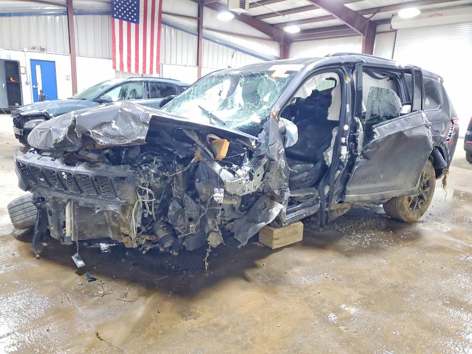 2024 JEEP GRAND CHEROKEE — VIN 1C4RJKAG9R8508204