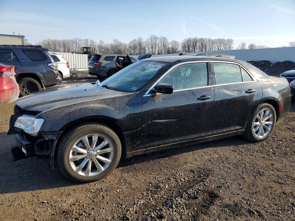 2022 CHRYSLER 300 — VIN 2C3CCARG2NH191115