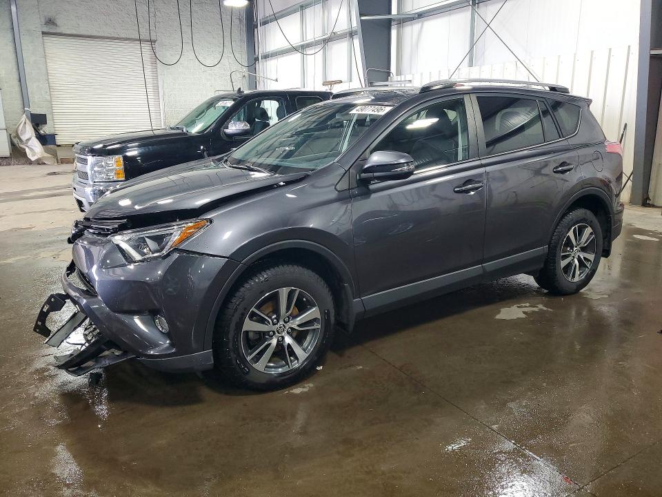 2017 TOYOTA RAV4 — VIN JTMRFREV4HJ152903