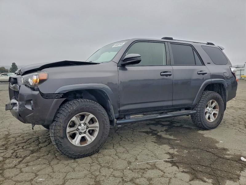 2016 TOYOTA 4RUNNER SR — VIN JTEBU5JR0G5373054
