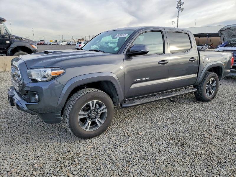 2017 TOYOTA TACOMA DOU — VIN 3TMCZ5AN0HM093394